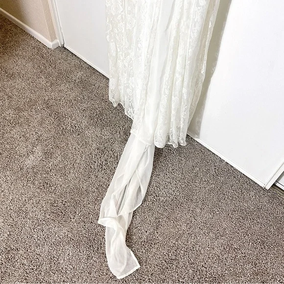 Ark & Co. Long Sleeve Floral Wedding Dress with Train | US Size S - Picture 4 of 13